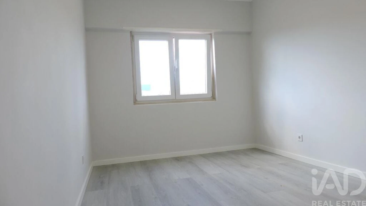 Apartamento T4 para Venda em Amora Foto 23