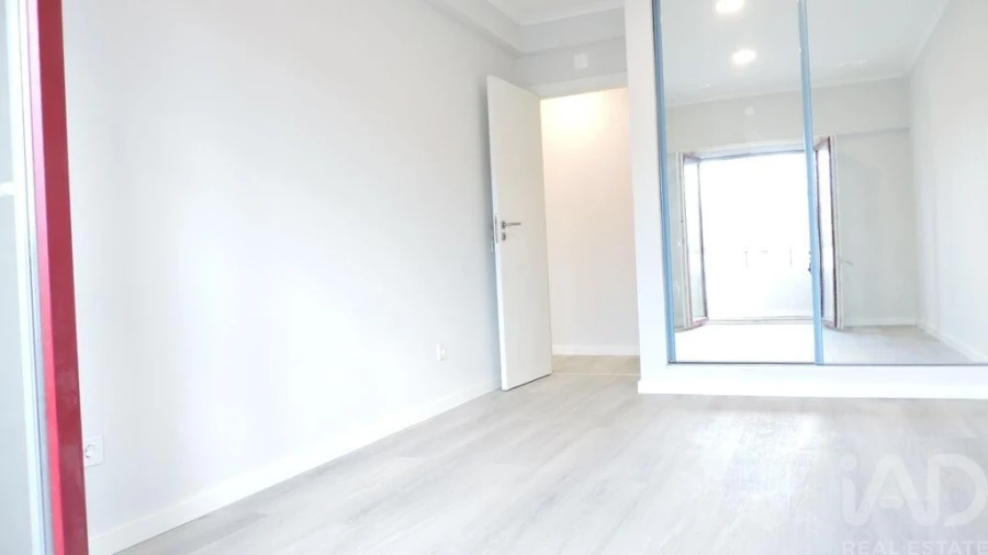 Apartamento T4 para Venda em Amora Foto 22