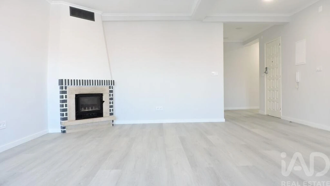 Apartamento T4 para Venda em Amora Foto 3