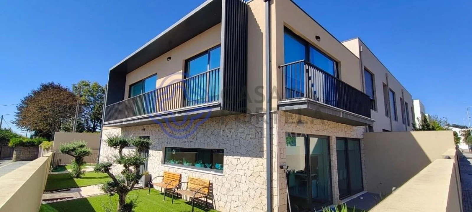 Moradia T4 para Venda em Vilar de Pinheiro Foto 1