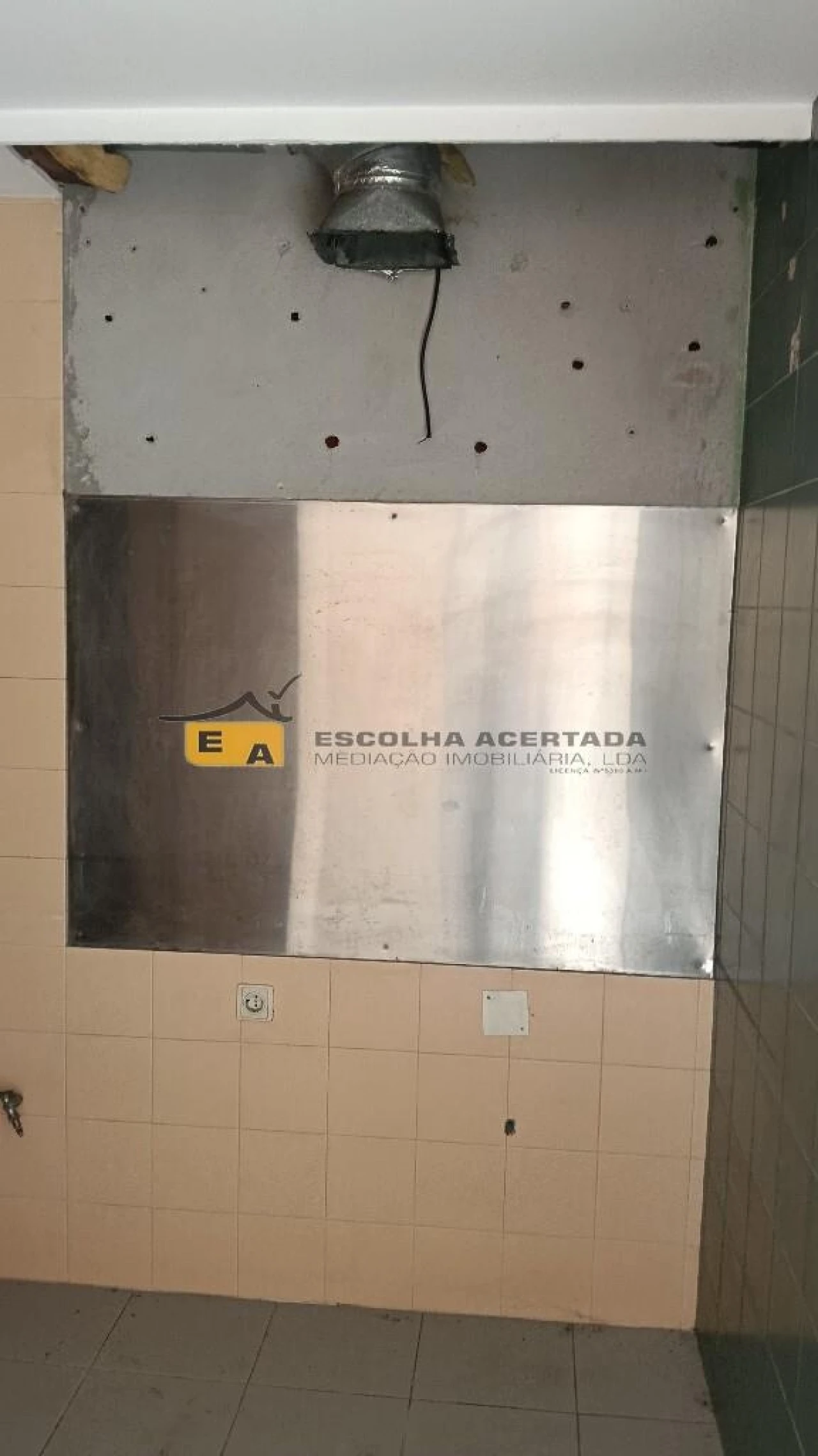 Loja para Venda em Cidade da Maia Foto 13