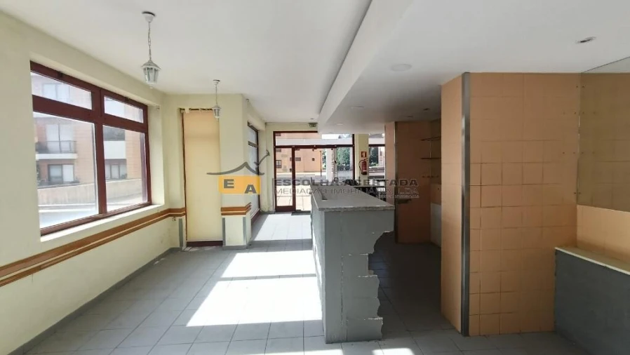 Loja para Venda em Cidade da Maia Foto 6