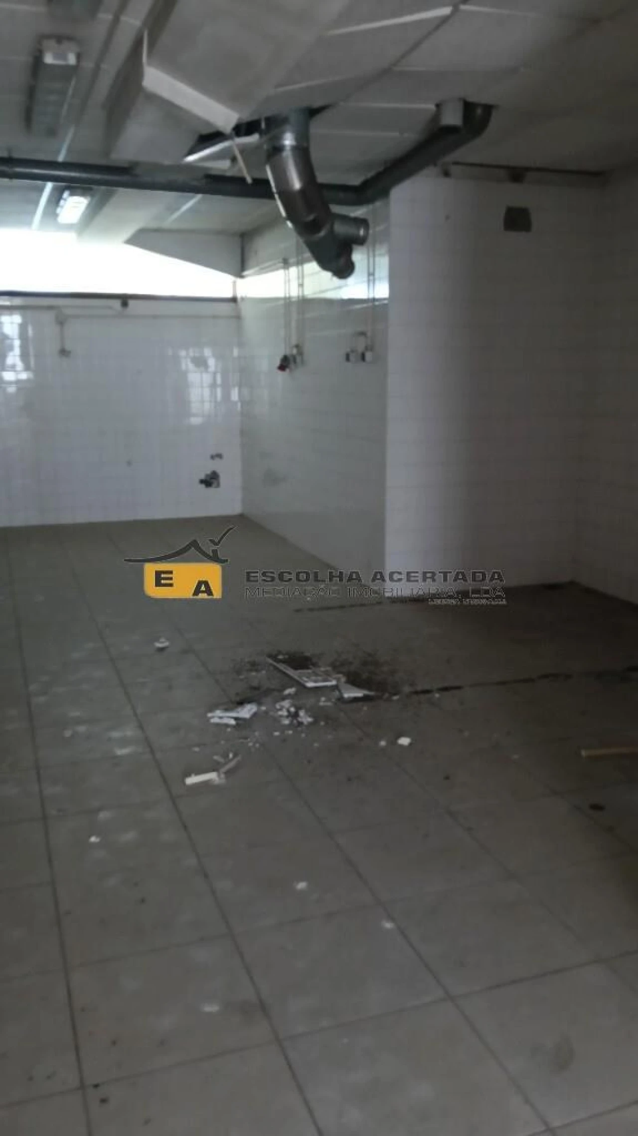 Loja para Venda em Cidade da Maia Foto 8