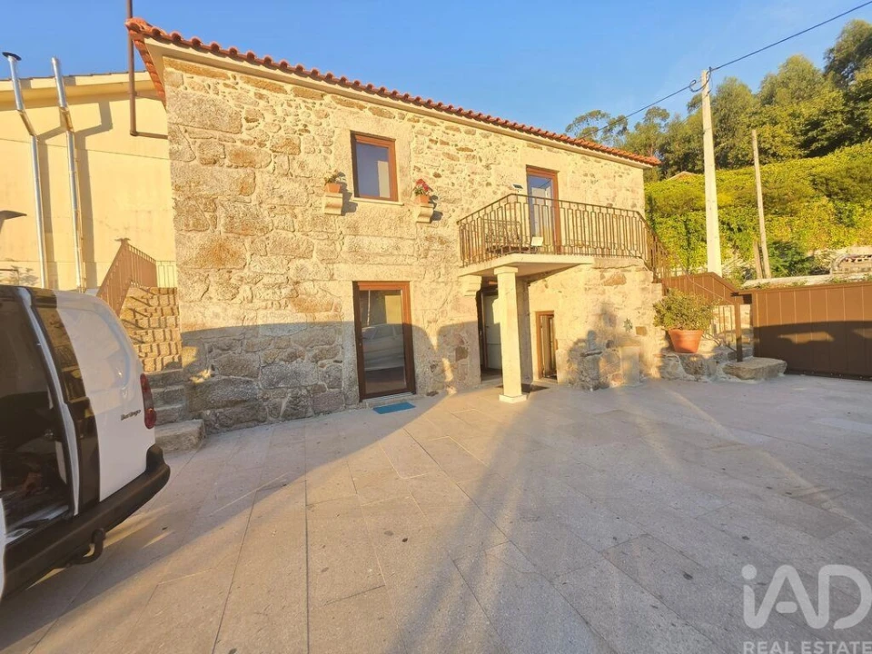 Moradia T3 para Venda em Loivo Foto 2