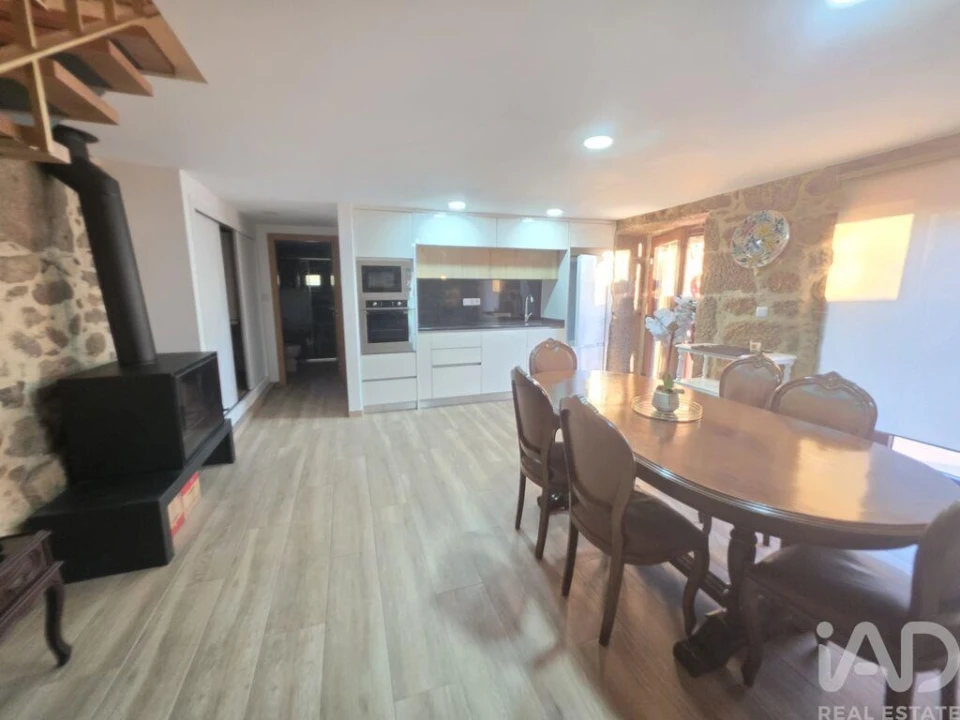 Moradia T3 para Venda em Loivo Foto 6