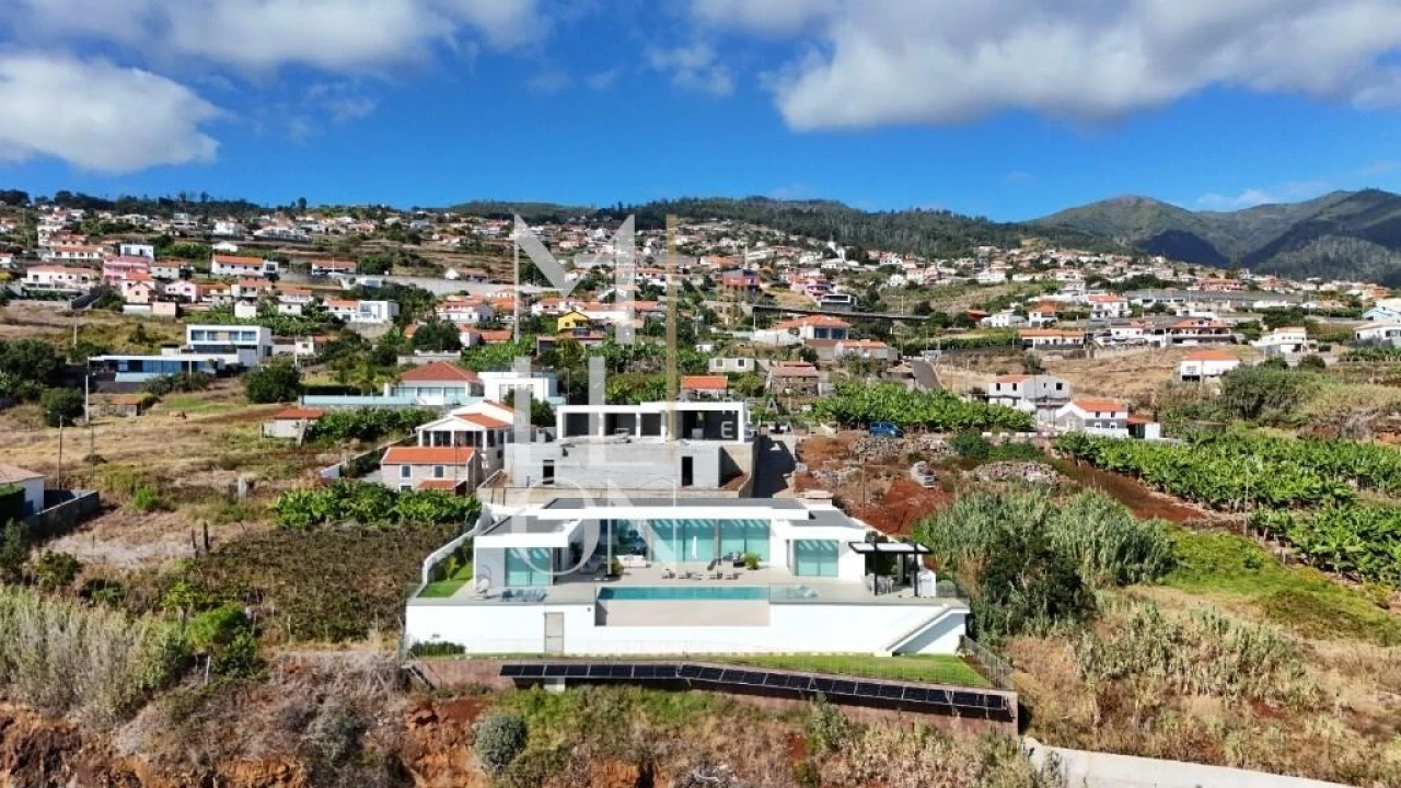 Moradia T3 para Venda em Estreito da Calheta Foto 37