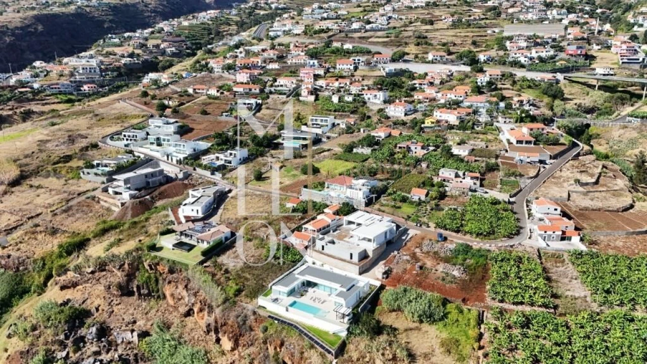 Moradia T3 para Venda em Estreito da Calheta Foto 35