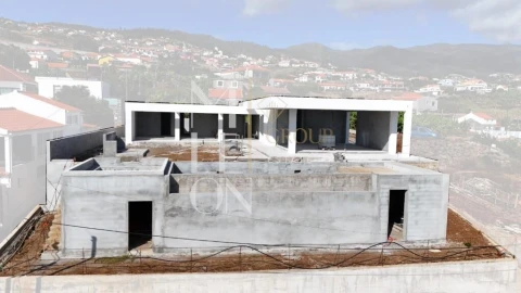Moradia T3 para Venda em Estreito da Calheta