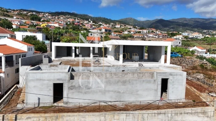 Moradia T3 para Venda em Estreito da Calheta Foto 3