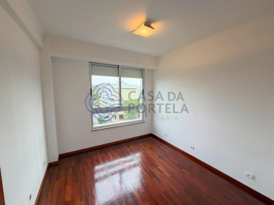Apartamento T3 para Arrendamento em Moscavide e Portela Foto 9
