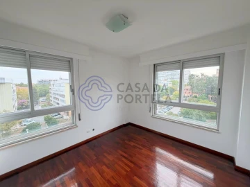Apartamento T3 para Arrendamento em Moscavide e Portela