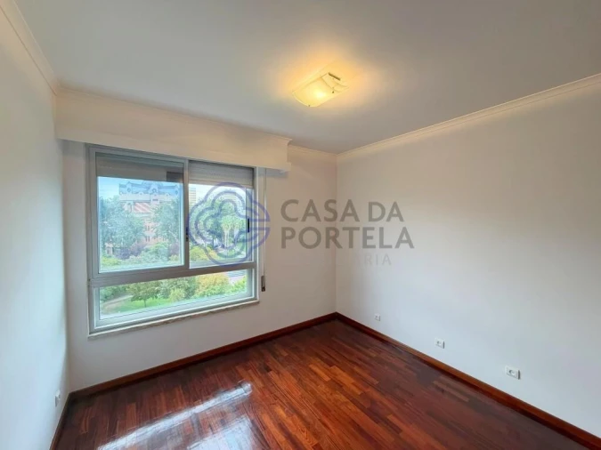 Apartamento T3 para Arrendamento em Moscavide e Portela Foto 7
