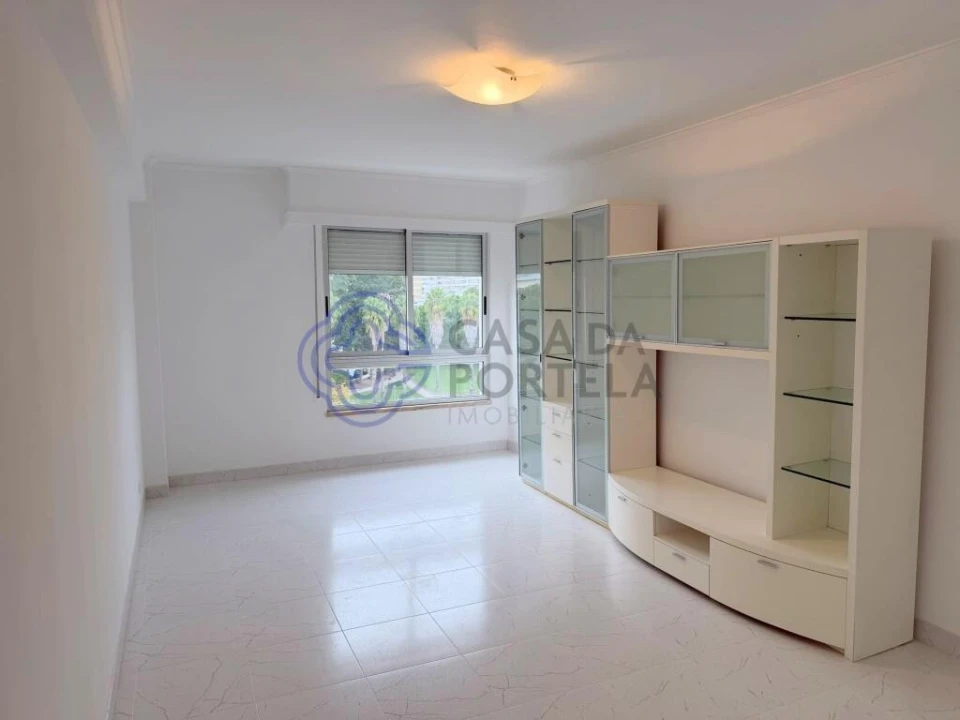 Apartamento T3 para Arrendamento em Moscavide e Portela Foto 1