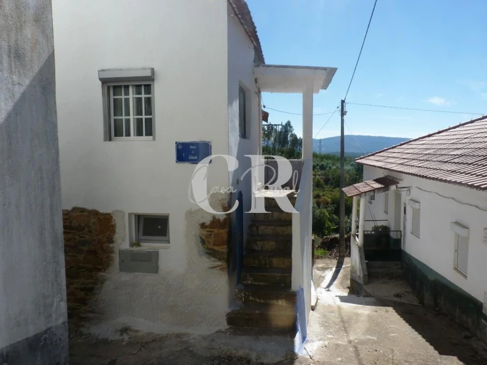 Moradia T3 para Venda em Alvares Foto 1