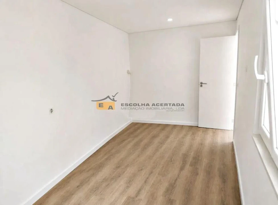 Moradia T3 para Venda em Mafamude e Vilar do Paraíso Foto 4
