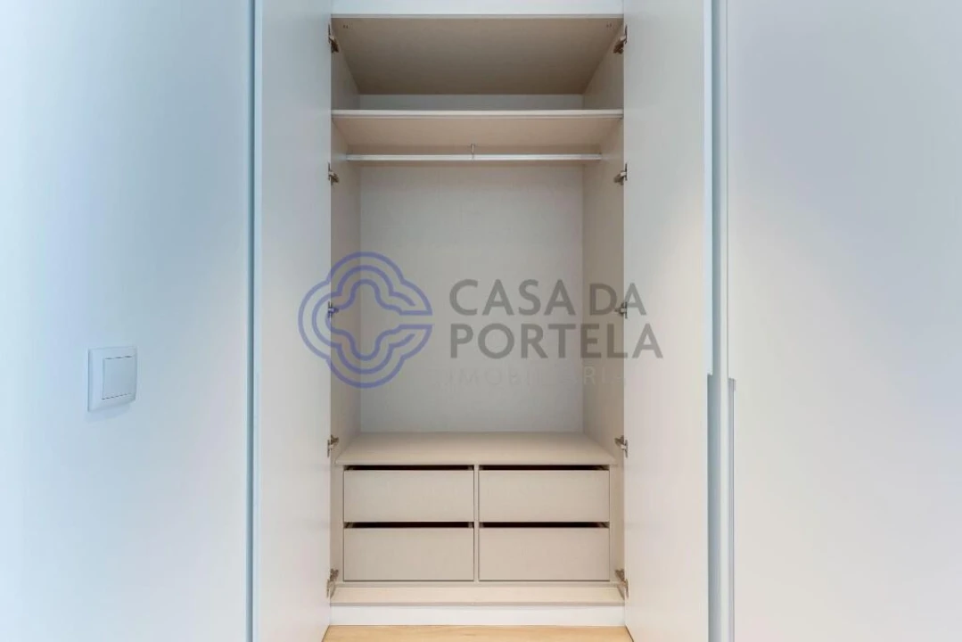 Apartamento T3 para Venda em Mafamude e Vilar do Paraíso Foto 26