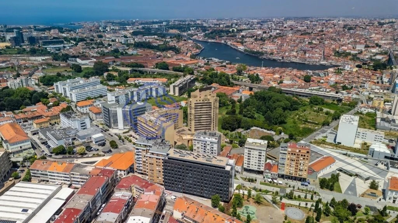 Apartamento T3 para Venda em Mafamude e Vilar do Paraíso Foto 2