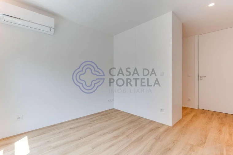 Apartamento T3 para Venda em Mafamude e Vilar do Paraíso Foto 28