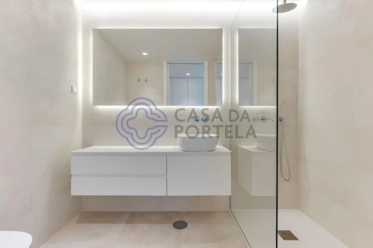 Apartamento T3 para Venda em Mafamude e Vilar do Paraíso Foto 32