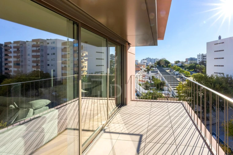 Apartamento T2 para Venda em Faro (Sé e São Pedro) Foto 3