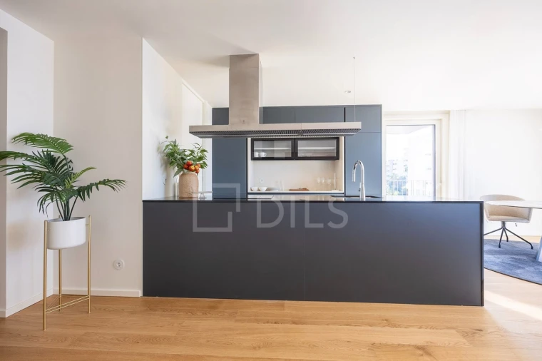 Apartamento T3 para Venda em Faro (Sé e São Pedro) Foto 4