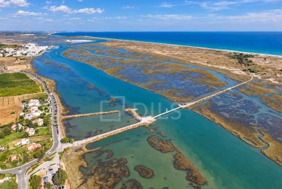 Moradia T5 para Venda em Santa Luzia