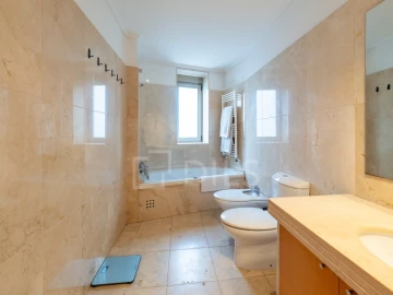 Apartamento T3 para Venda em Aldoar, Foz do Douro e Nevogilde