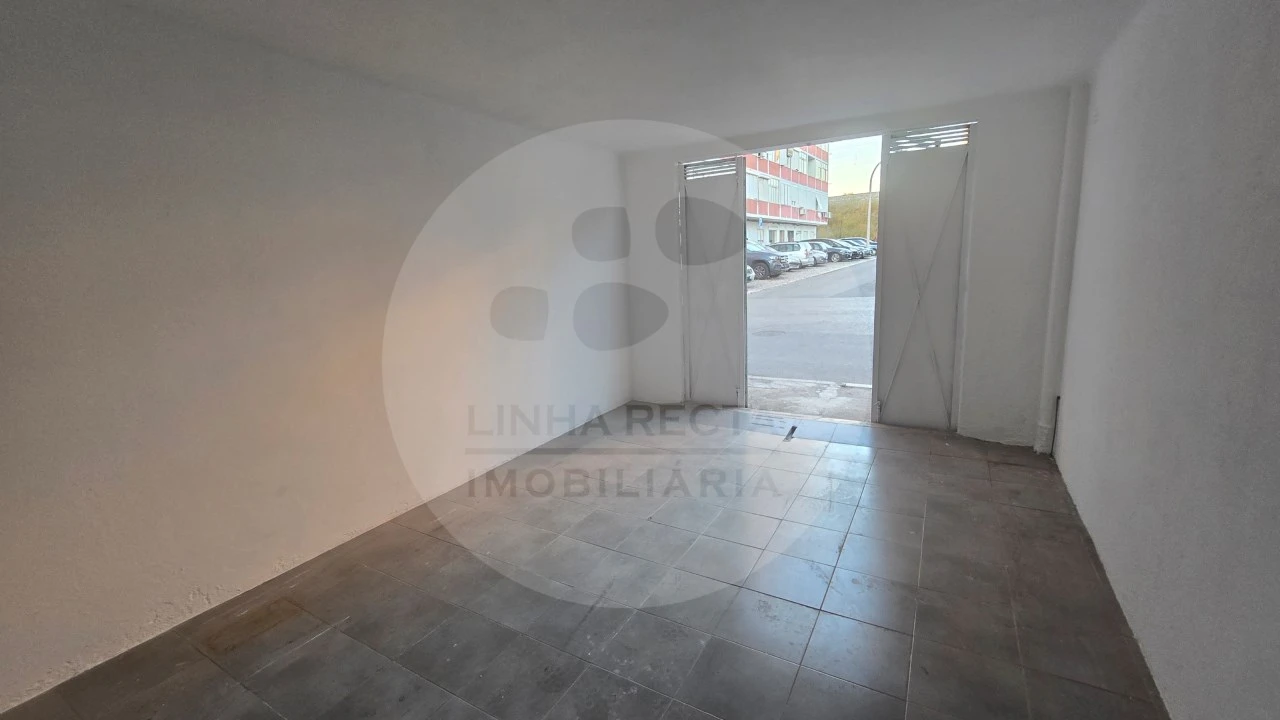 Garagem para Venda em União das Freguesias de Setúbal Foto 3