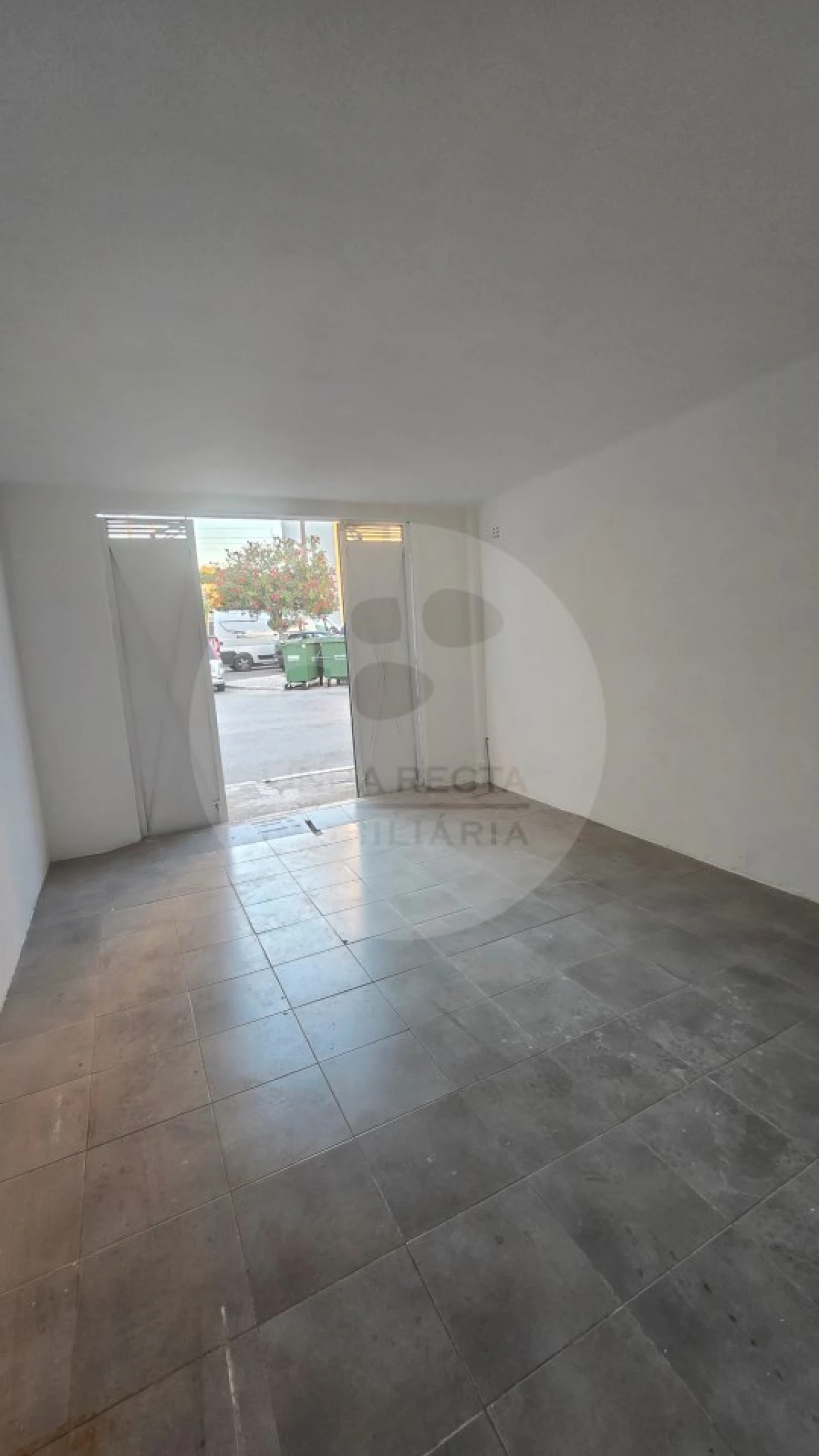 Garagem para Venda em União das Freguesias de Setúbal Foto 12