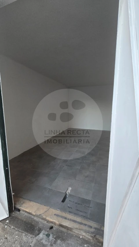 Garagem para Venda em União das Freguesias de Setúbal