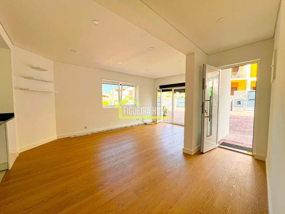 Apartamento T3 para Venda em Buarcos Foto 5