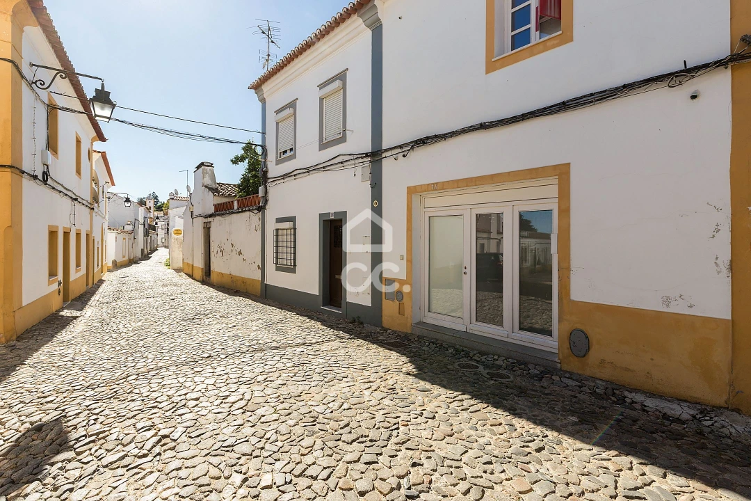 Moradia T2 para Venda em Évora (São Mamede, Sé, São Pedro e Santo Antão) Foto 2