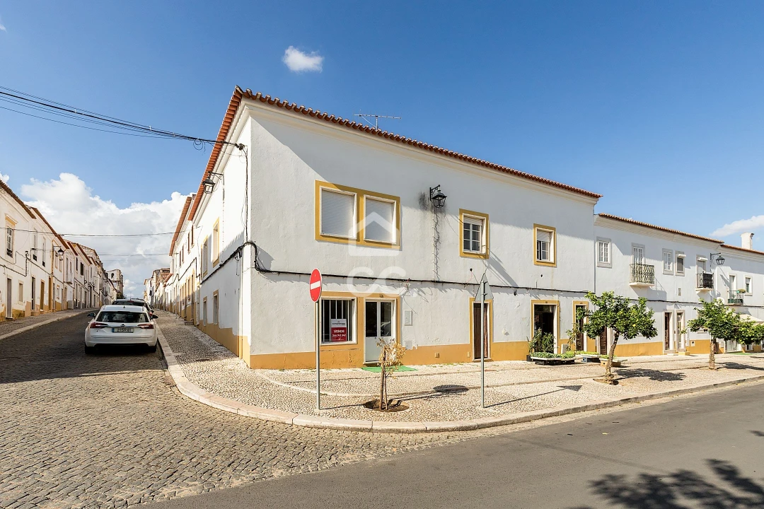 Apartamento T4 para Venda em Nossa Senhora da Conceição e São Bartolomeu Foto 1