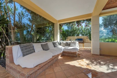 Moradia T4 para Venda em Santa Barbara de Nexe