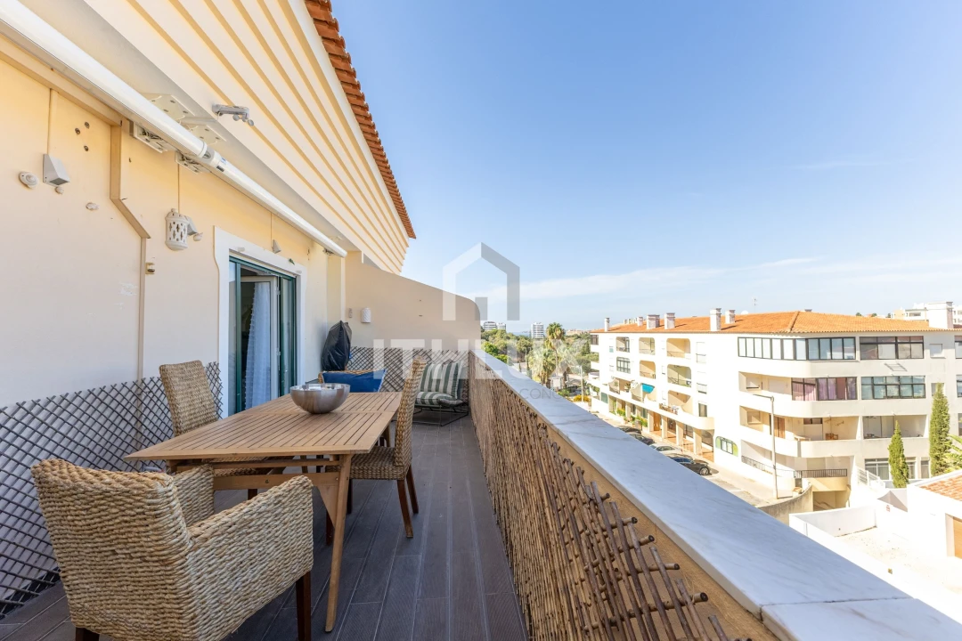 Apartamento T4 para Venda em Portimão Foto 22