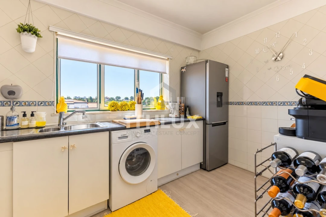 Apartamento T4 para Venda em Portimão Foto 3