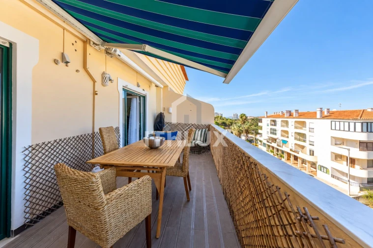 Apartamento T4 para Venda em Portimão Foto 19