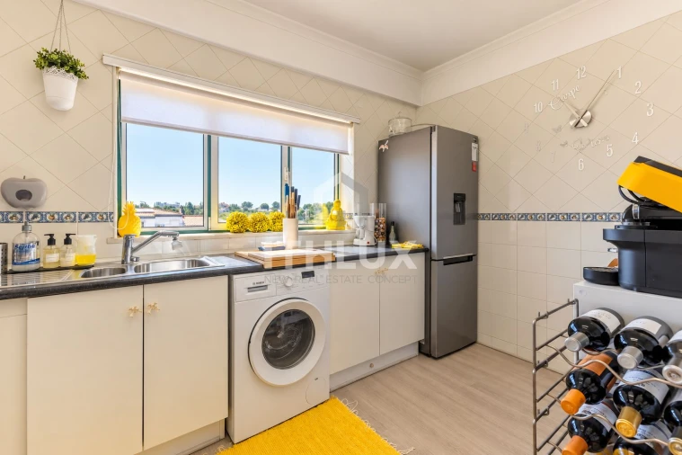 Apartamento T4 para Venda em Portimão Foto 3