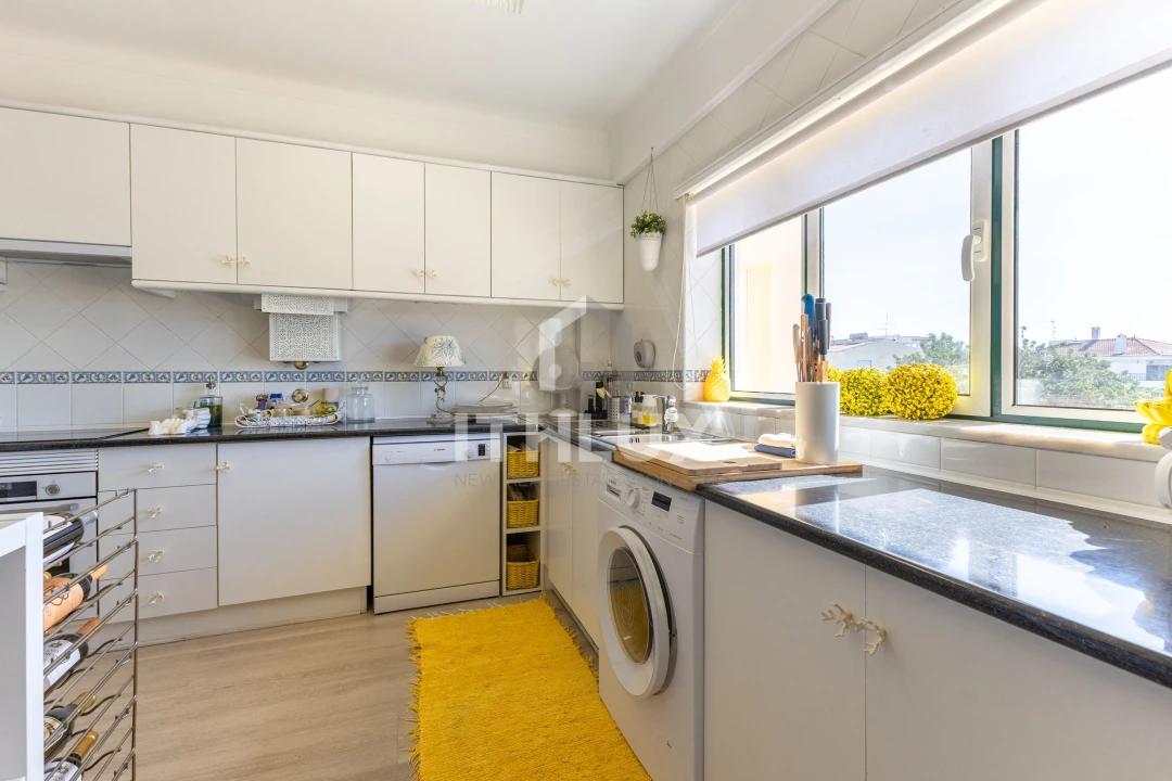 Apartamento T4 para Venda em Portimão Foto 4