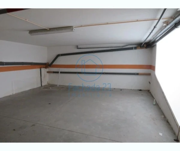 Garagem para Venda em Setubal (São Sebastião) Foto 2
