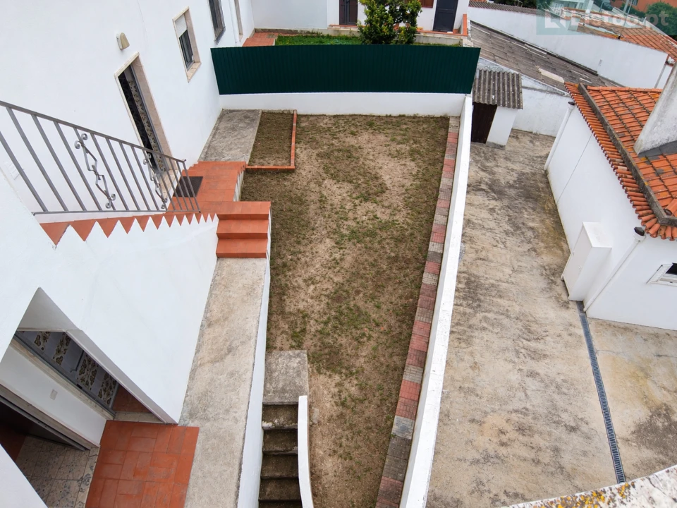 Moradia T3 para Venda em Santa Maria do Castelo e Santiago e Santa Susana Foto 36