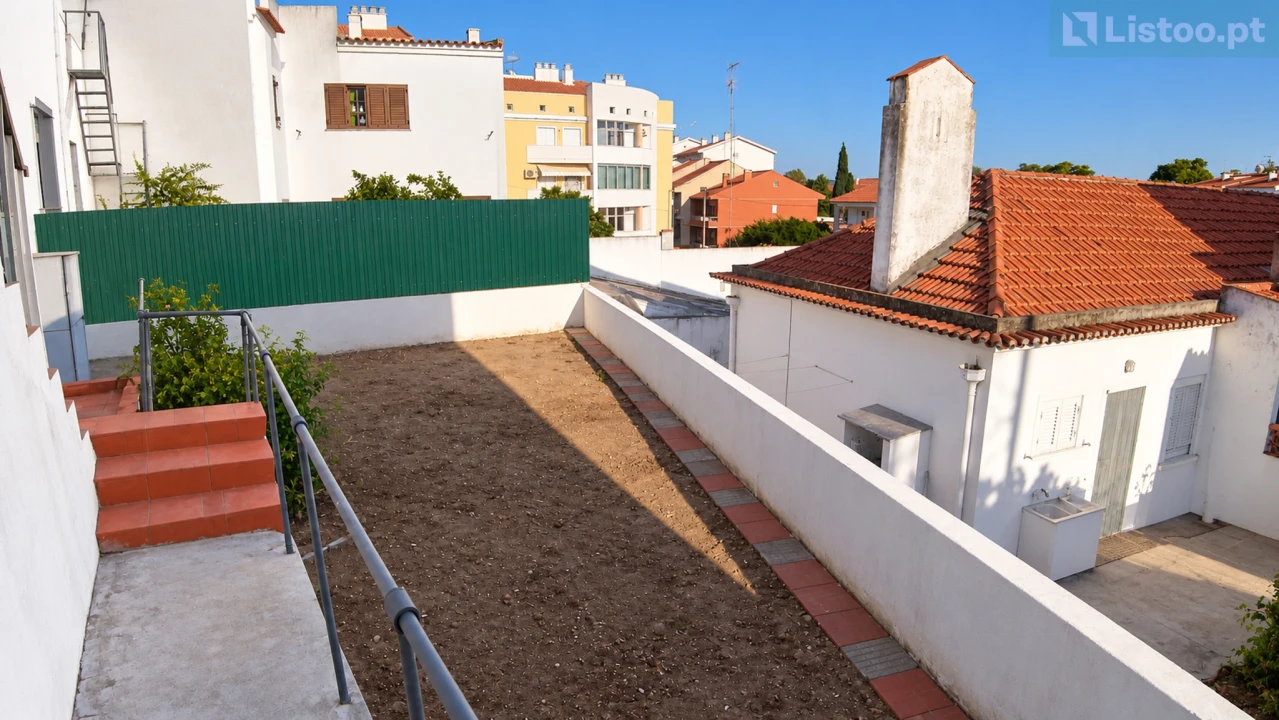 Moradia T3 para Venda em Santa Maria do Castelo e Santiago e Santa Susana Foto 40