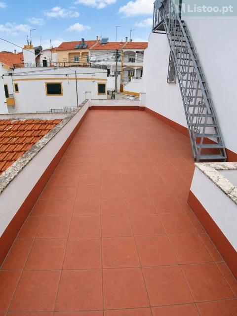 Moradia T3 para Venda em Santa Maria do Castelo e Santiago e Santa Susana