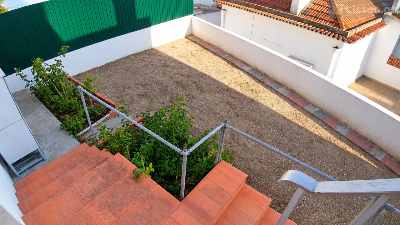 Moradia T3 para Venda em Santa Maria do Castelo e Santiago e Santa Susana Foto 38