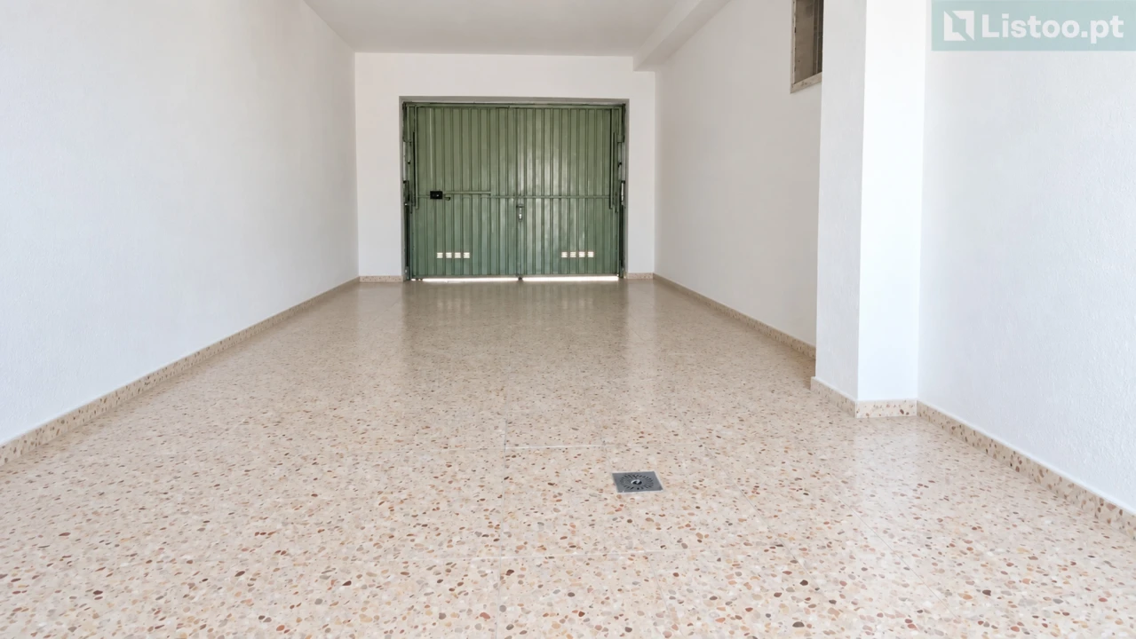 Moradia T3 para Venda em Santa Maria do Castelo e Santiago e Santa Susana Foto 34
