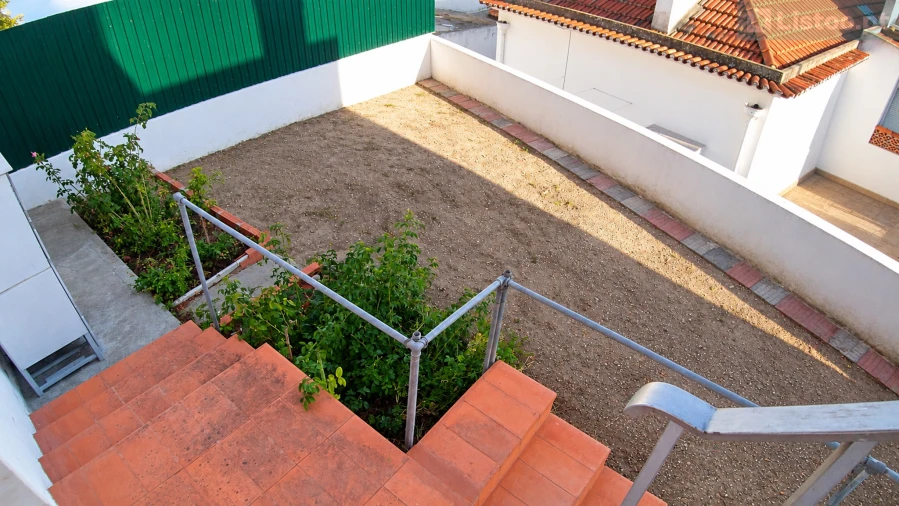 Moradia T3 para Venda em Santa Maria do Castelo e Santiago e Santa Susana Foto 38