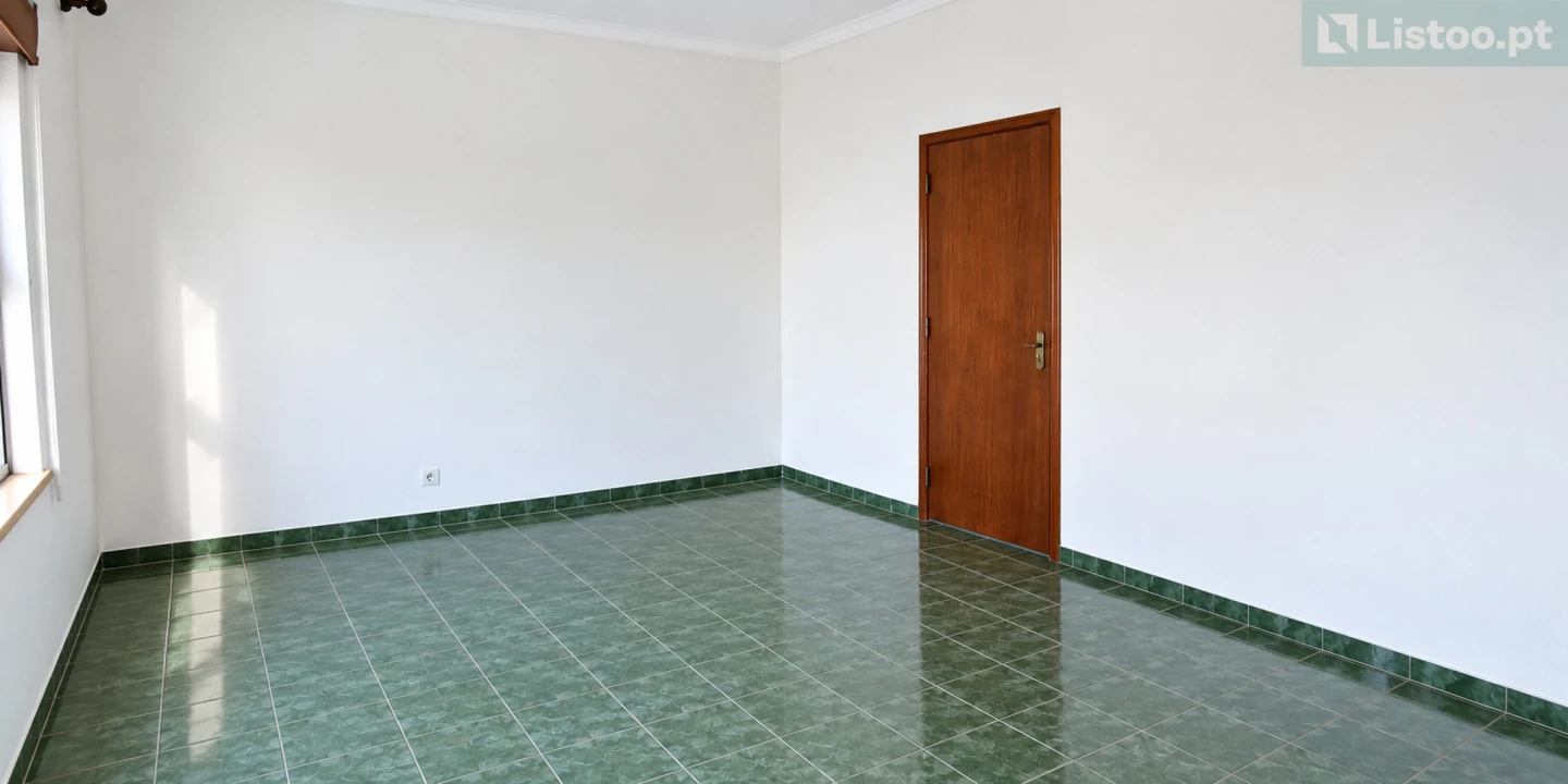 Moradia T3 para Venda em Santa Maria do Castelo e Santiago e Santa Susana Foto 17
