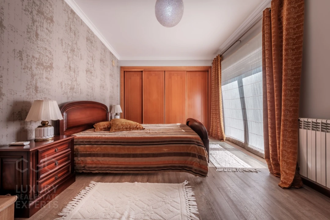 Apartamento T5 para Venda em Corroios Foto 45