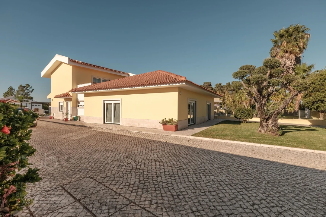 Apartamento T5 para Venda em Corroios Foto 8
