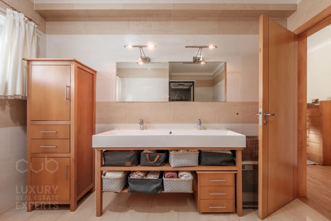 Apartamento T5 para Venda em Corroios Foto 34